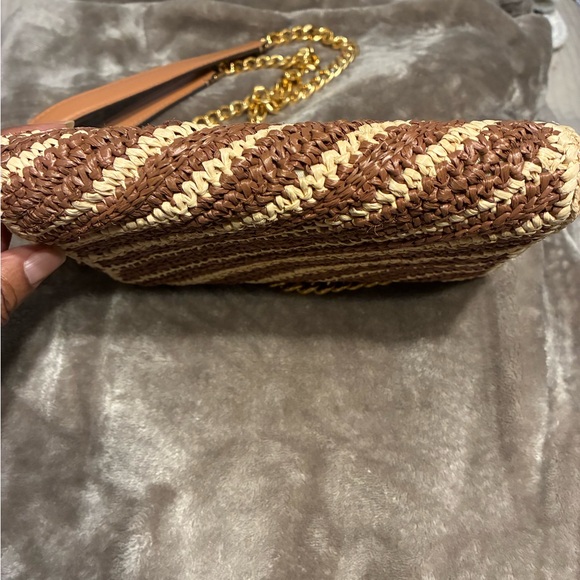 Tory Burch Brown and Cream Crossbody Bag with Gold Chain - Picture 4 of 13